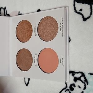 NIB Seraphine Botanicals Happy Hibiscus Blush Palette
